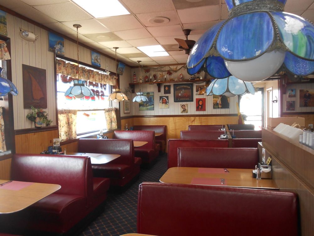 Leo's Seafood Restaurant : 13804 Coastal Hwy, Ocean City, MD 21842